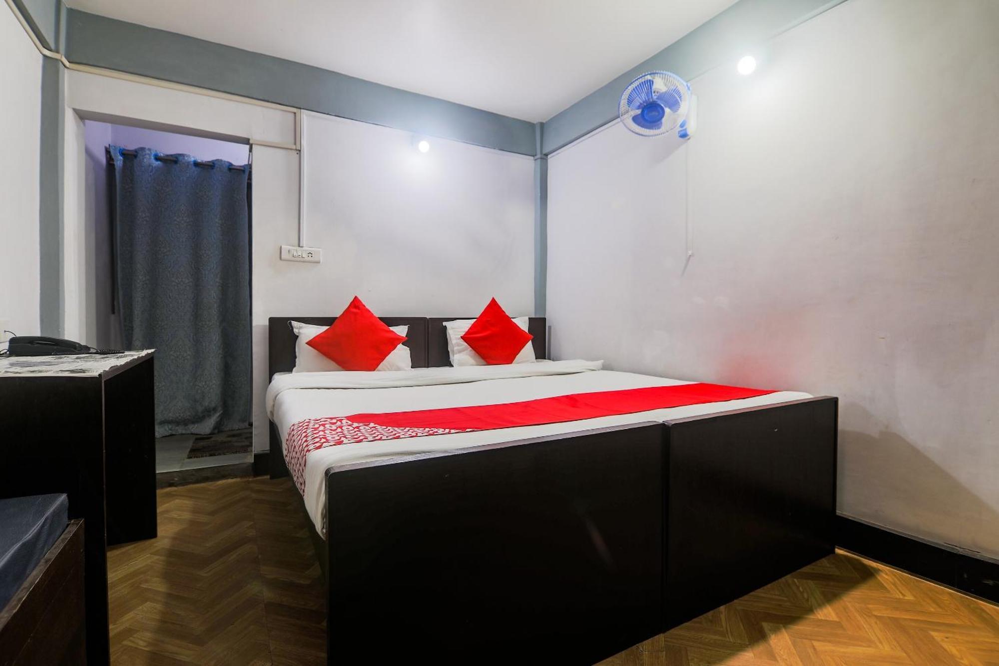 Oyo 9097 Home Stay Laban Шилонг Екстериор снимка